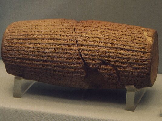 Cyrus Cylinder (3)