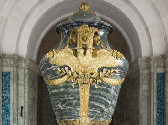 Russian Jasper vase, donated by Russia in 2012